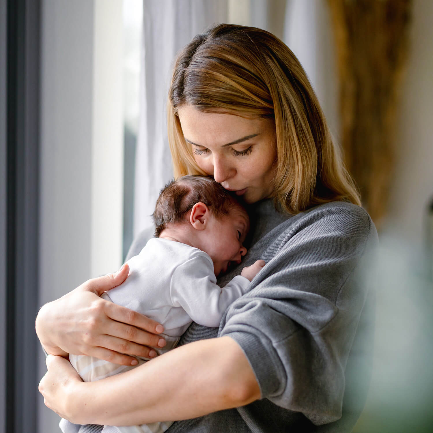 women-with-small-children_1